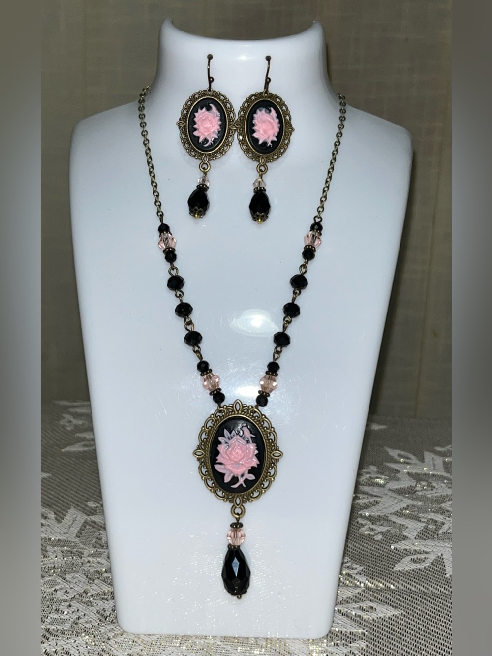 Vintage-Inspired Pink Rose Cameo Necklace & Earring Set NEW
